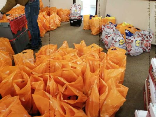 Food-parcels-4