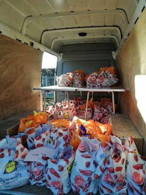 Food-parcels-5